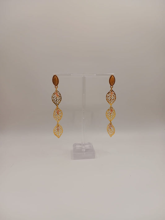 Pendiente 'Hoja' con piedras naturales.